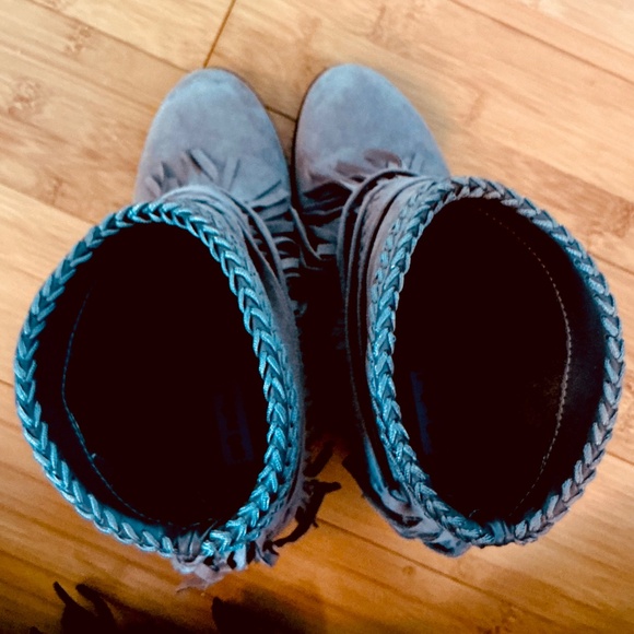 Faux Suede Beige Fringe Cowboy Ankle Bootie Size 6 - Picture 6 of 11